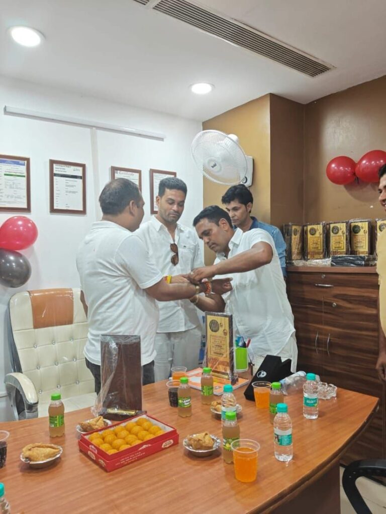 photo 2025 11 10 19 33 24